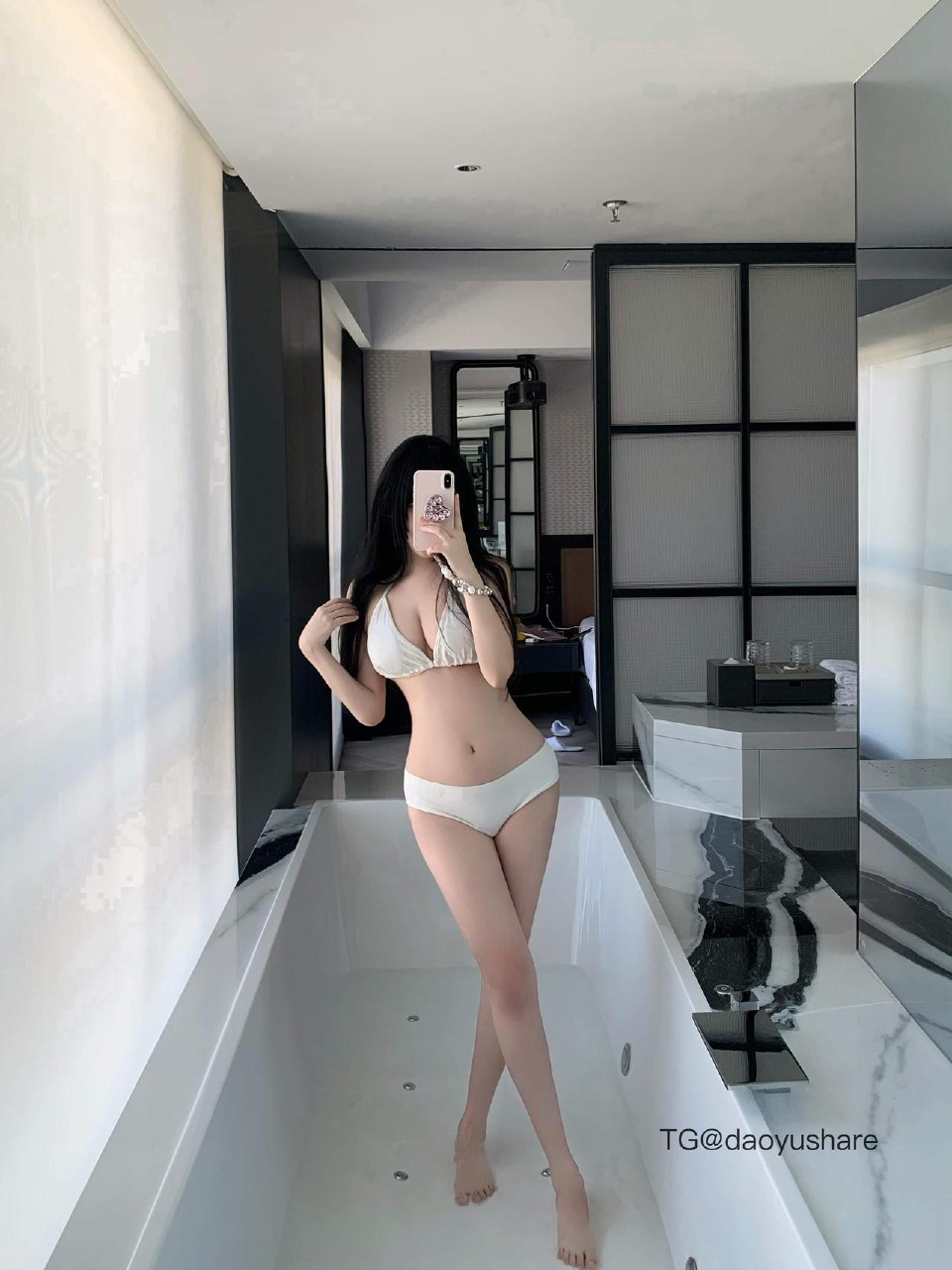 易辞 2025-06-25 02:36:38 大雷诱惑｜泳池白色比基尼｜双马尾 第5张