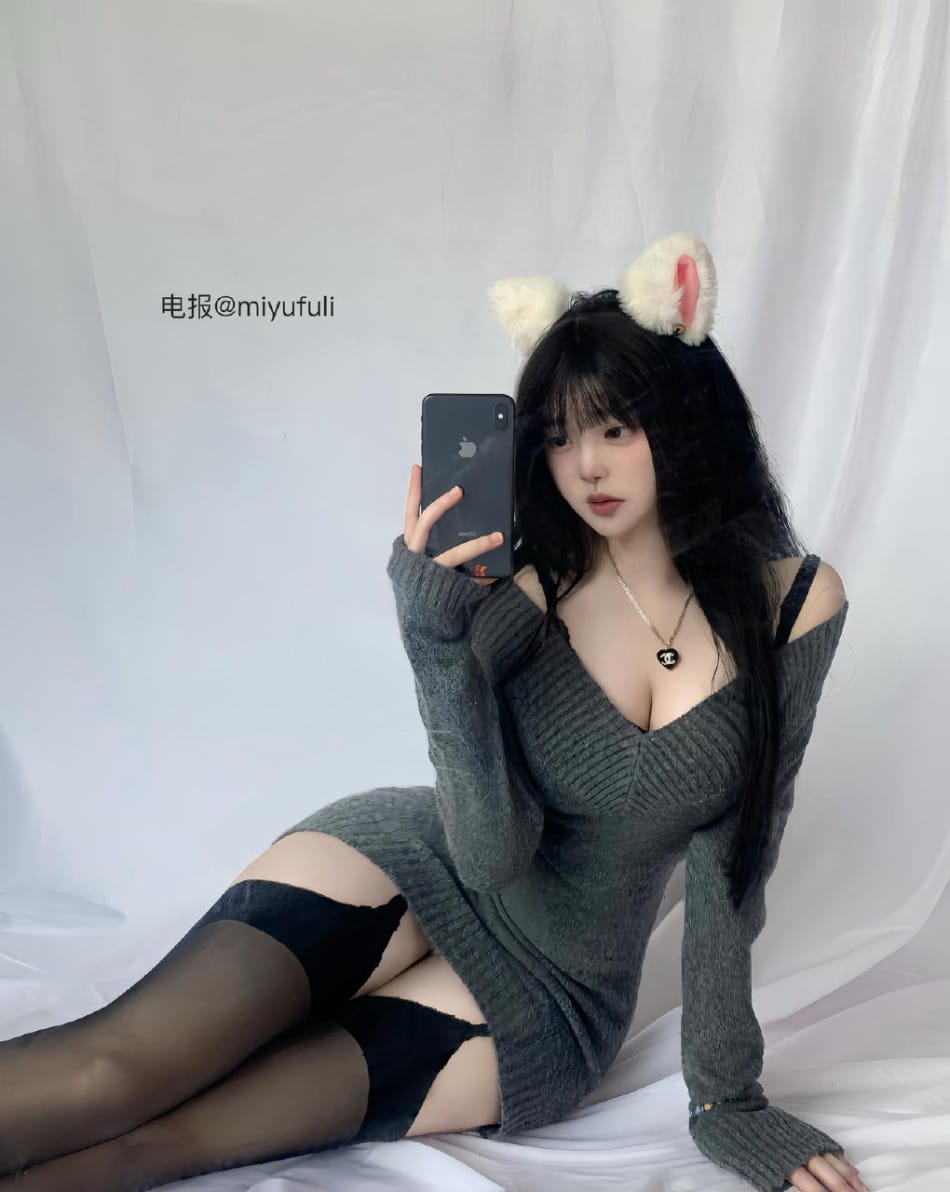 易辞 2025-06-25 02:36:38 大雷诱惑｜泳池白色比基尼｜双马尾 第1张