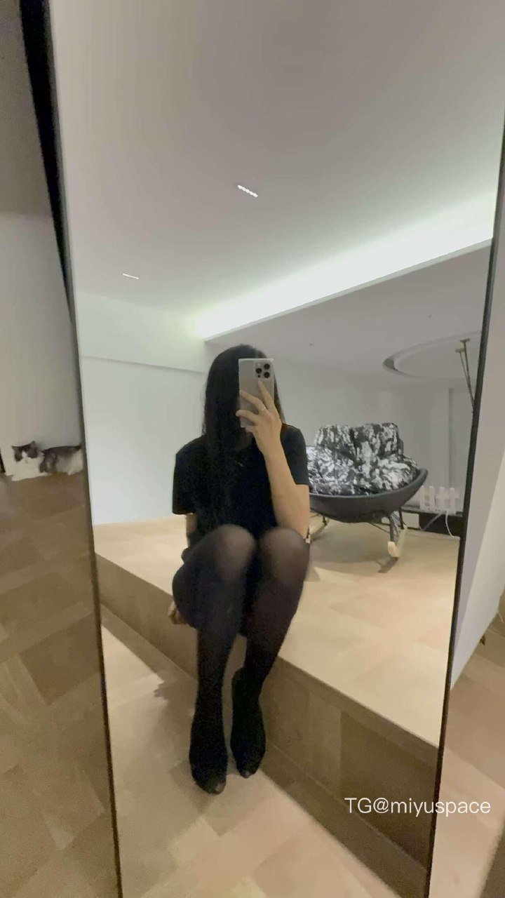 R9999 2025-06-12 17:43:24 真的太喜欢黑丝了 你们呢 第8张