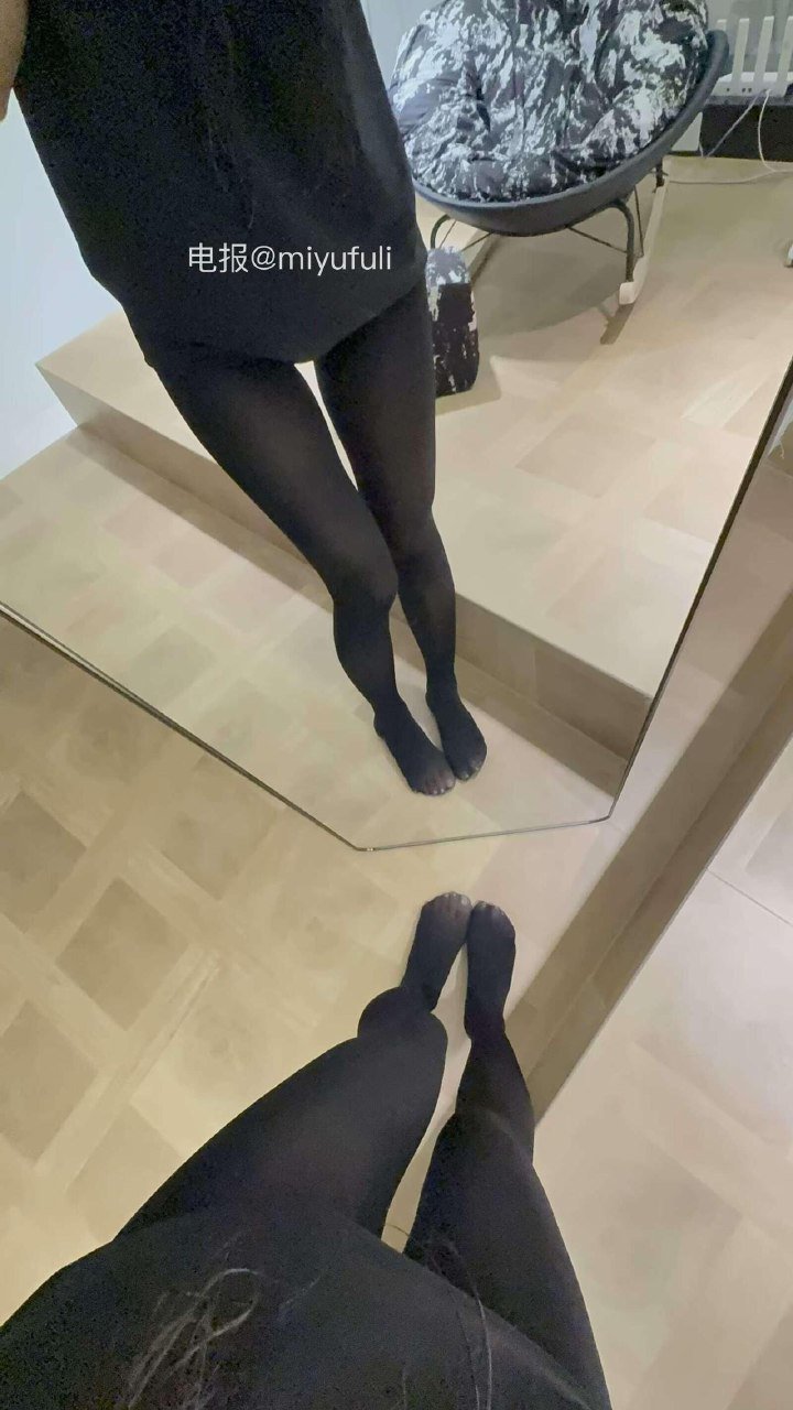 R9999 2025-06-12 17:43:24 真的太喜欢黑丝了 你们呢 第11张