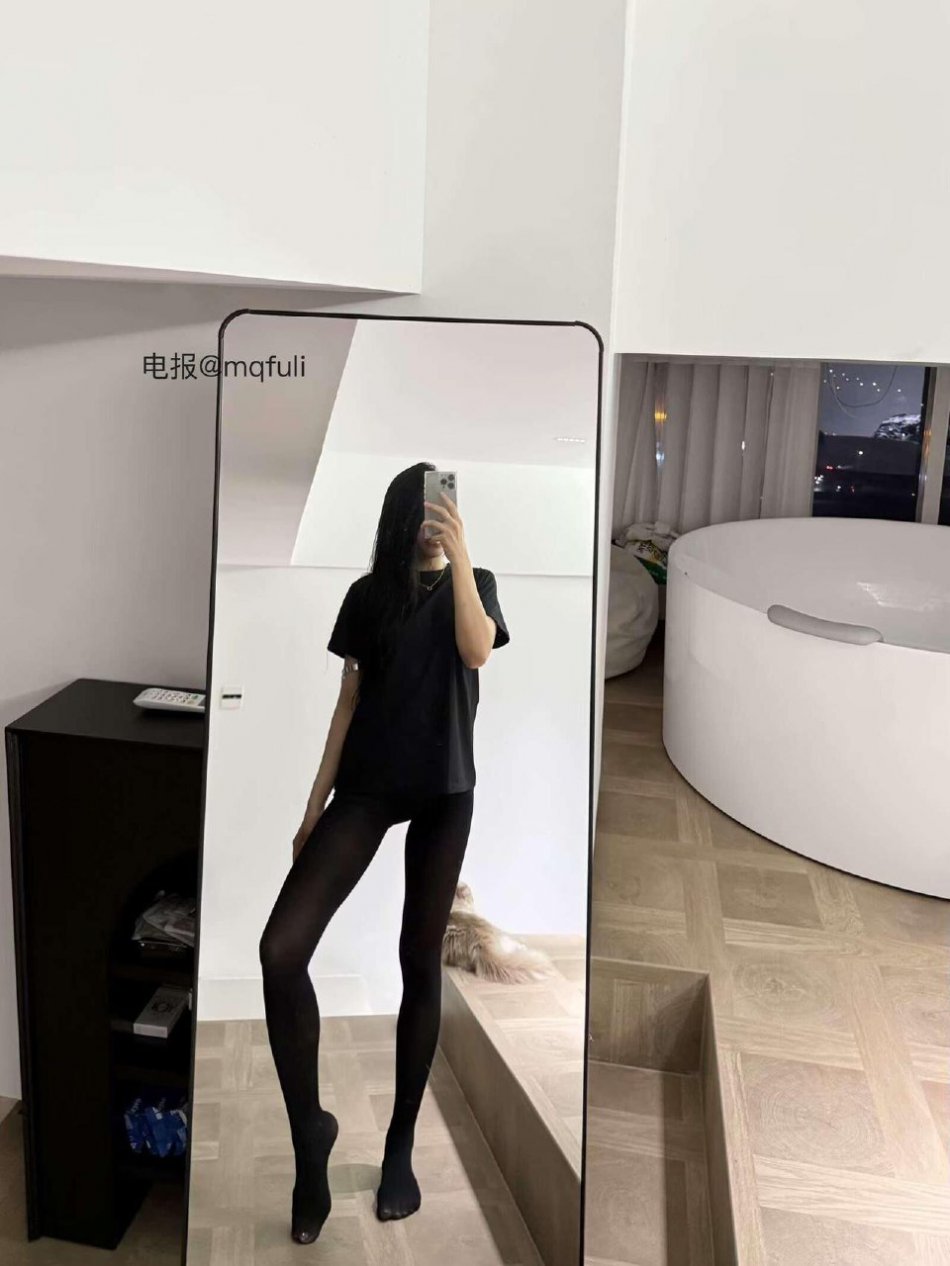 R9999 2025-06-12 17:43:24 真的太喜欢黑丝了 你们呢 第15张