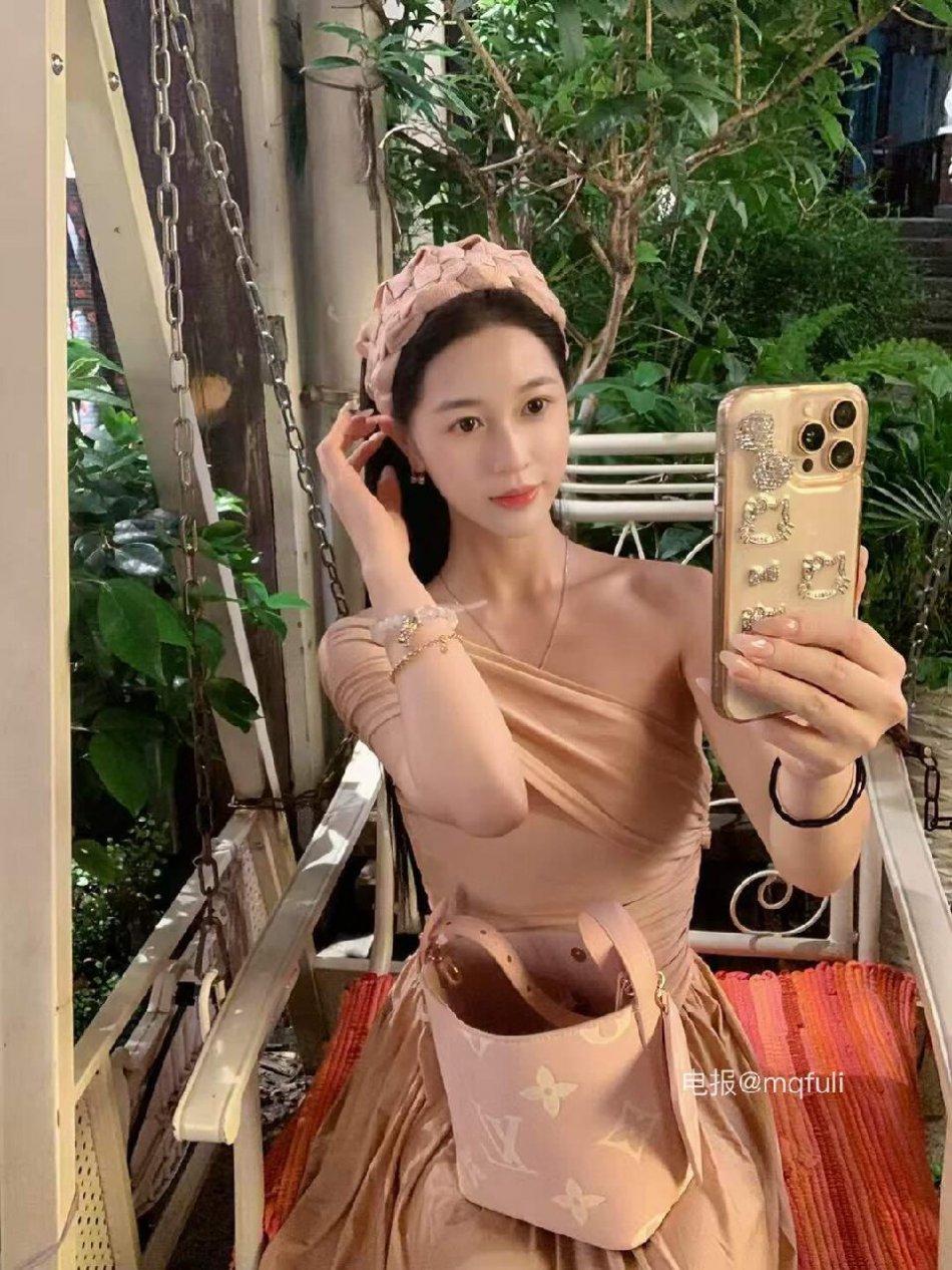 南伊 2025-06-17 15:44:00 他们都夸我最甜 你要不要尝尝😘 第5张