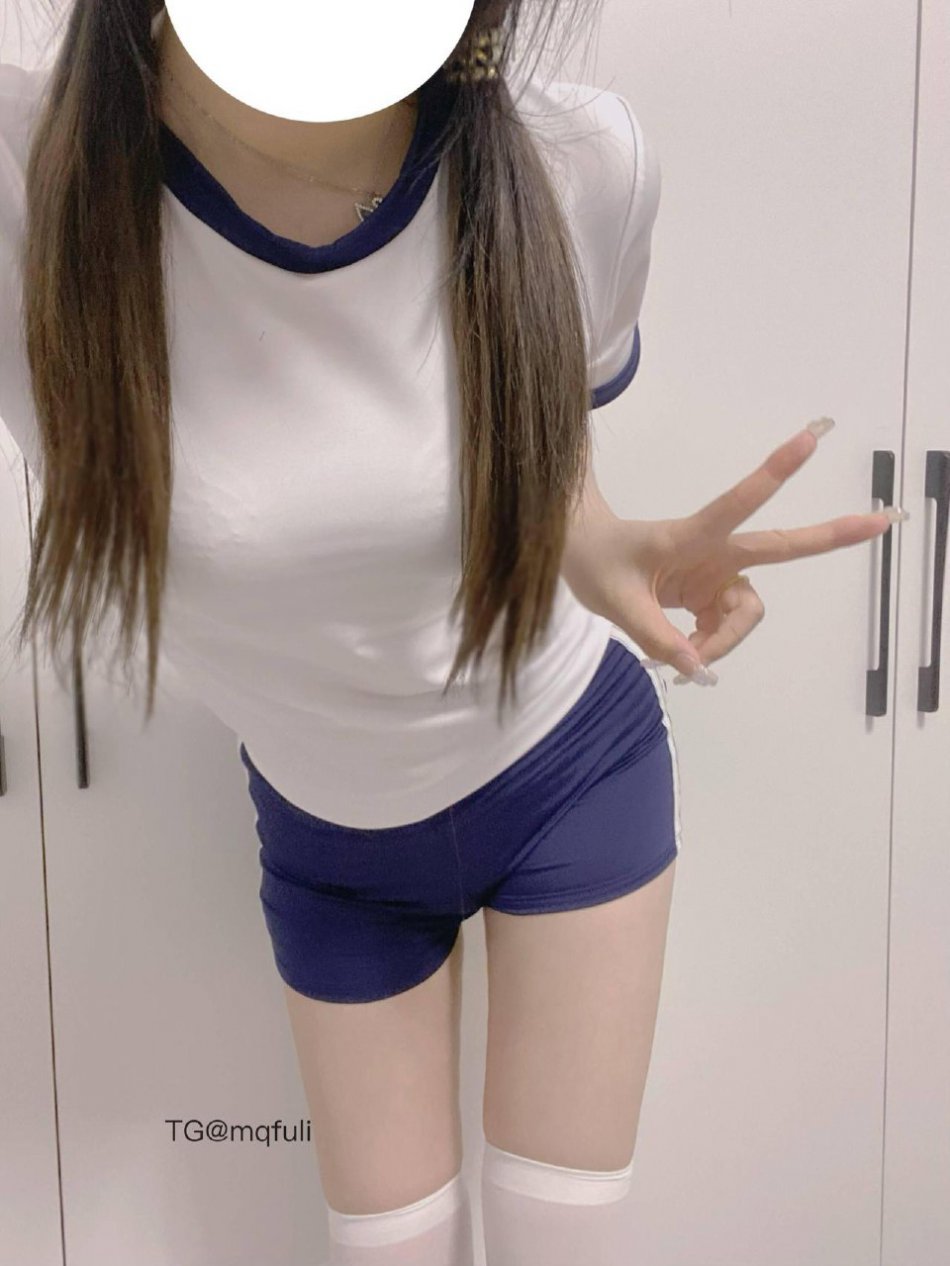 奶涵大白兔 2025-06-09 22:19:38 想成为你的枕边书,怀中猫,还有意中人 第5张