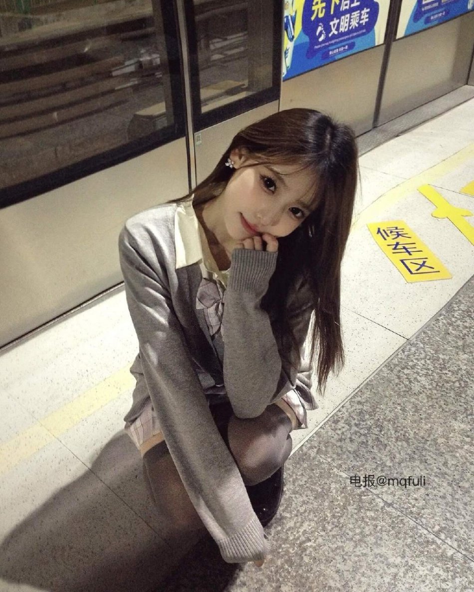 蛋蛋卷 2025-06-03 17:20:55 我低血糖了 快说几句甜言蜜语救救我