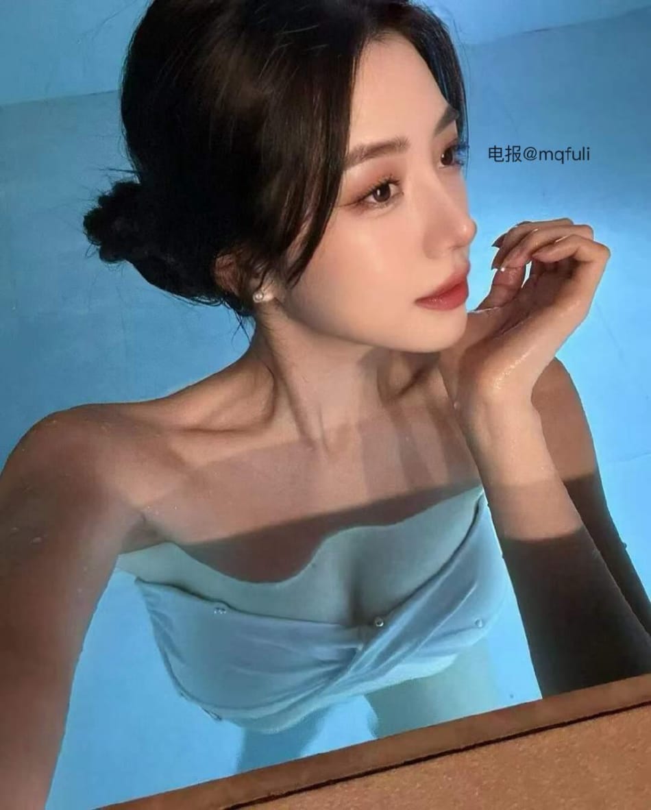 ally 2025-07-03 21:56:39 嘴巴是用来啵啵的，不是用来吵架的 第1张