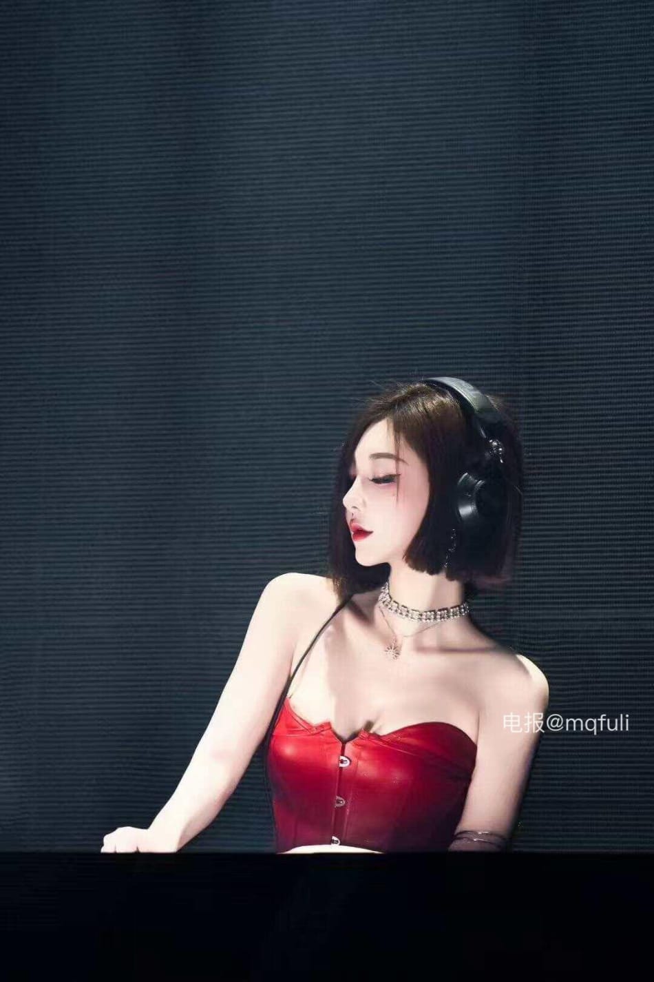 Nico爱跳舞 2025-07-17 08:29:51 承认吧，你屏幕都为我发烫了📱 第3张