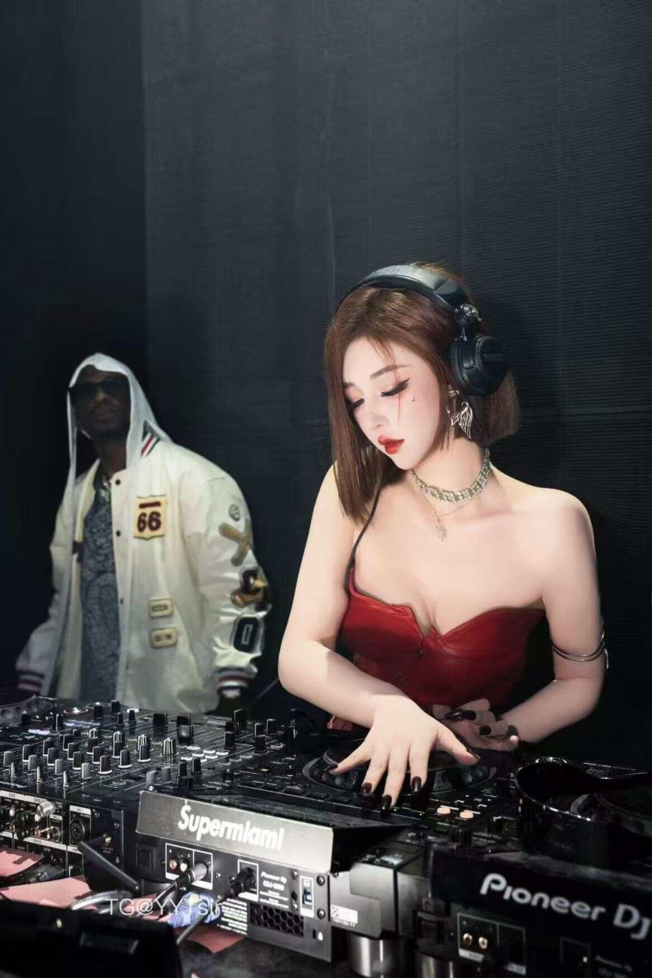 Nico爱跳舞 2025-07-17 08:29:51 承认吧，你屏幕都为我发烫了📱 第4张