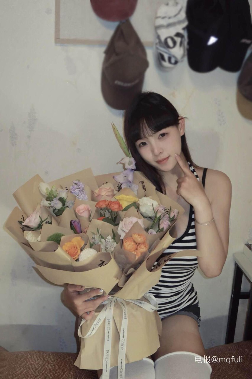 美羊羊 2025-07-13 11:41:26 看着我的眼睛 真的没感觉嘛 第2张