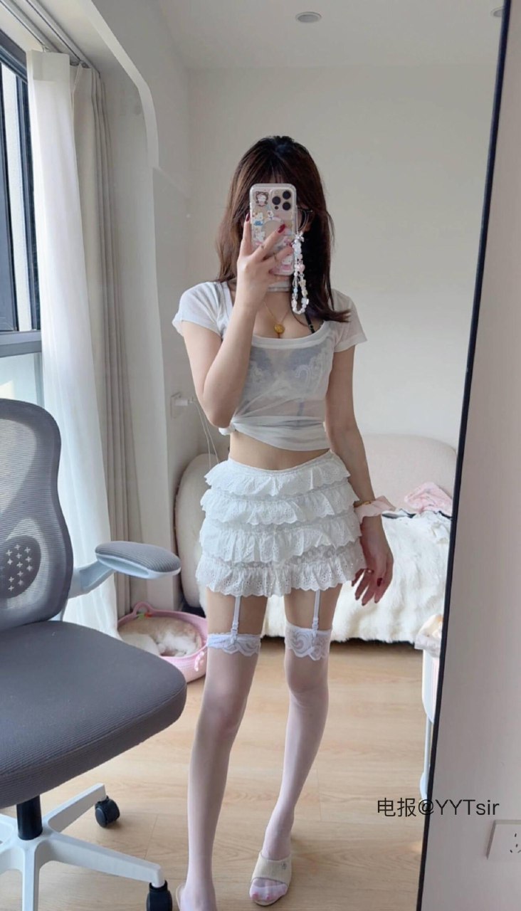 不是小今 2025-07-18 00:00:31 这套衣服如何呢？ 第3张