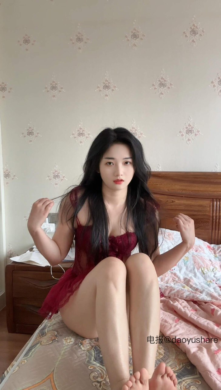 九斤明哥 2025-07-19 15:43:18 这套今天才买回来就穿着给宝宝们看啦 第1张