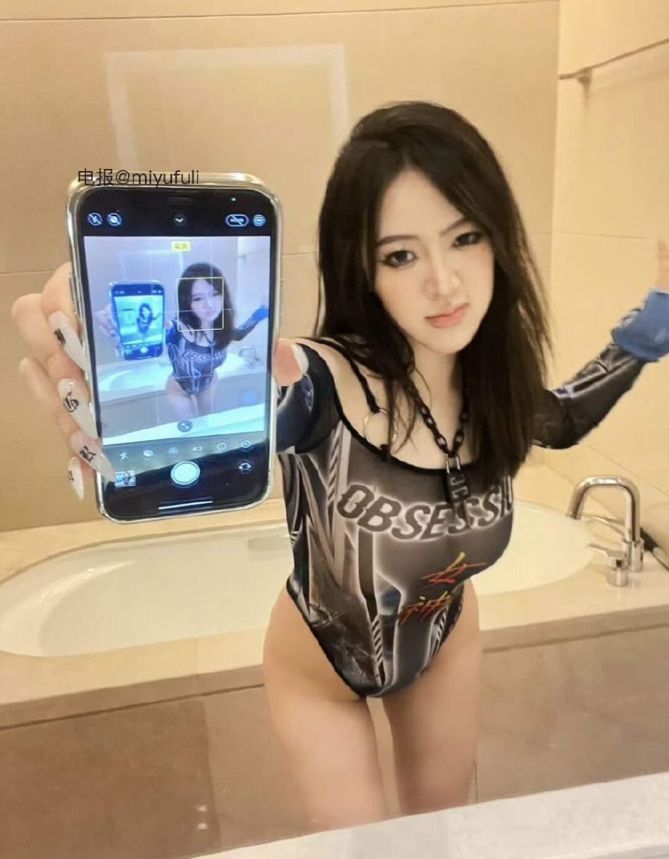 你的渡口 2025-07-17 10:20:37 【付费贴】整整28张口子姐私🏠图集新鲜出炉🔥 第22张