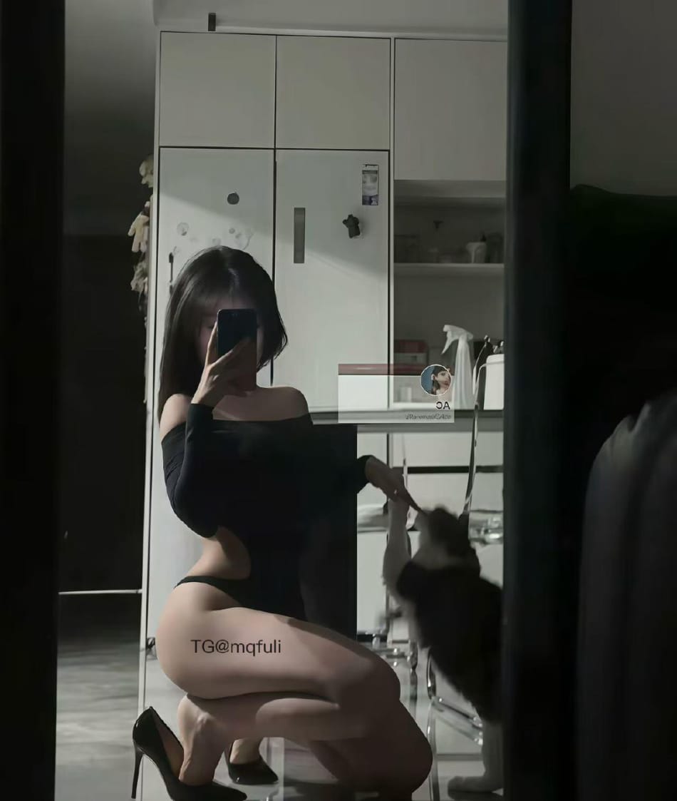 肚脐小师妹 2025-07-22 14:57:10 📸清纯👙战袍➕黑丝足🦶惊奇各种视角～照片 第4张