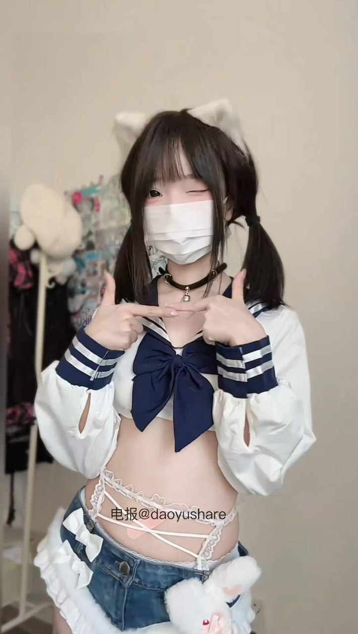 露娜鸭 2025-07-20 21:35:43 救命🆘这身穿去crush楼下...该左滑or右滑←→ 第1张