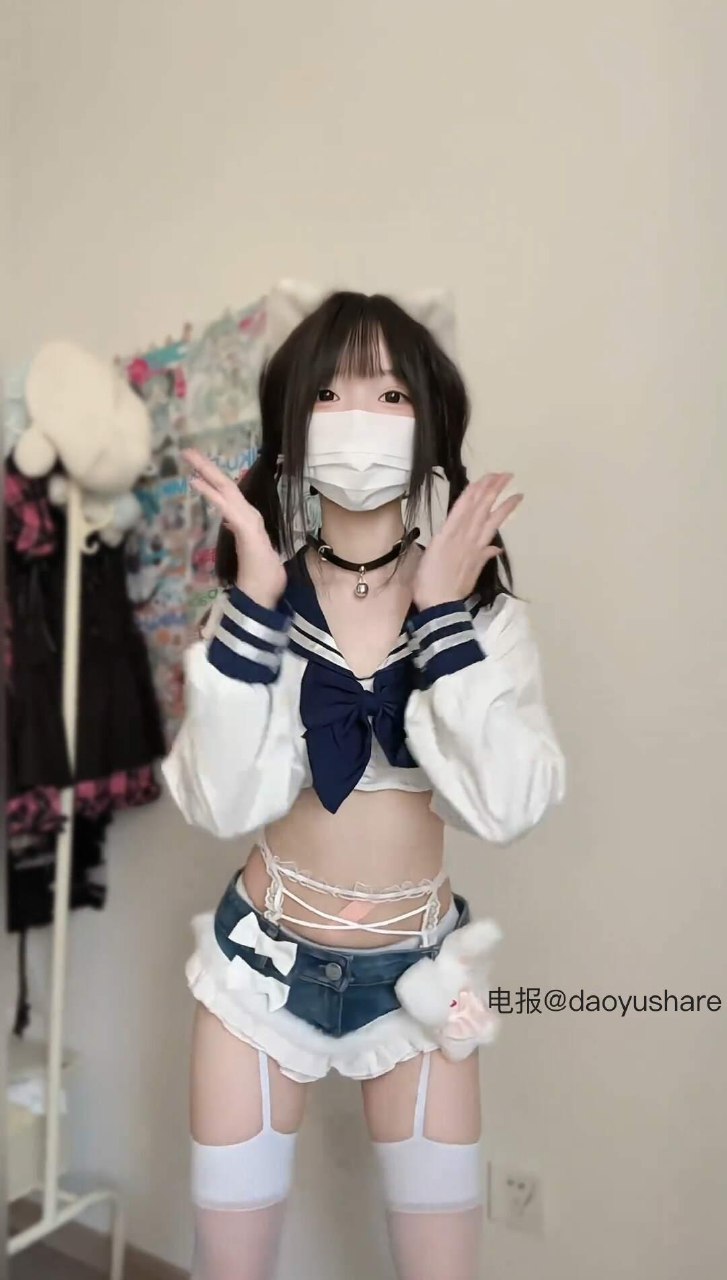 露娜鸭 2025-07-20 21:35:43 救命🆘这身穿去crush楼下...该左滑or右滑←→ 第4张