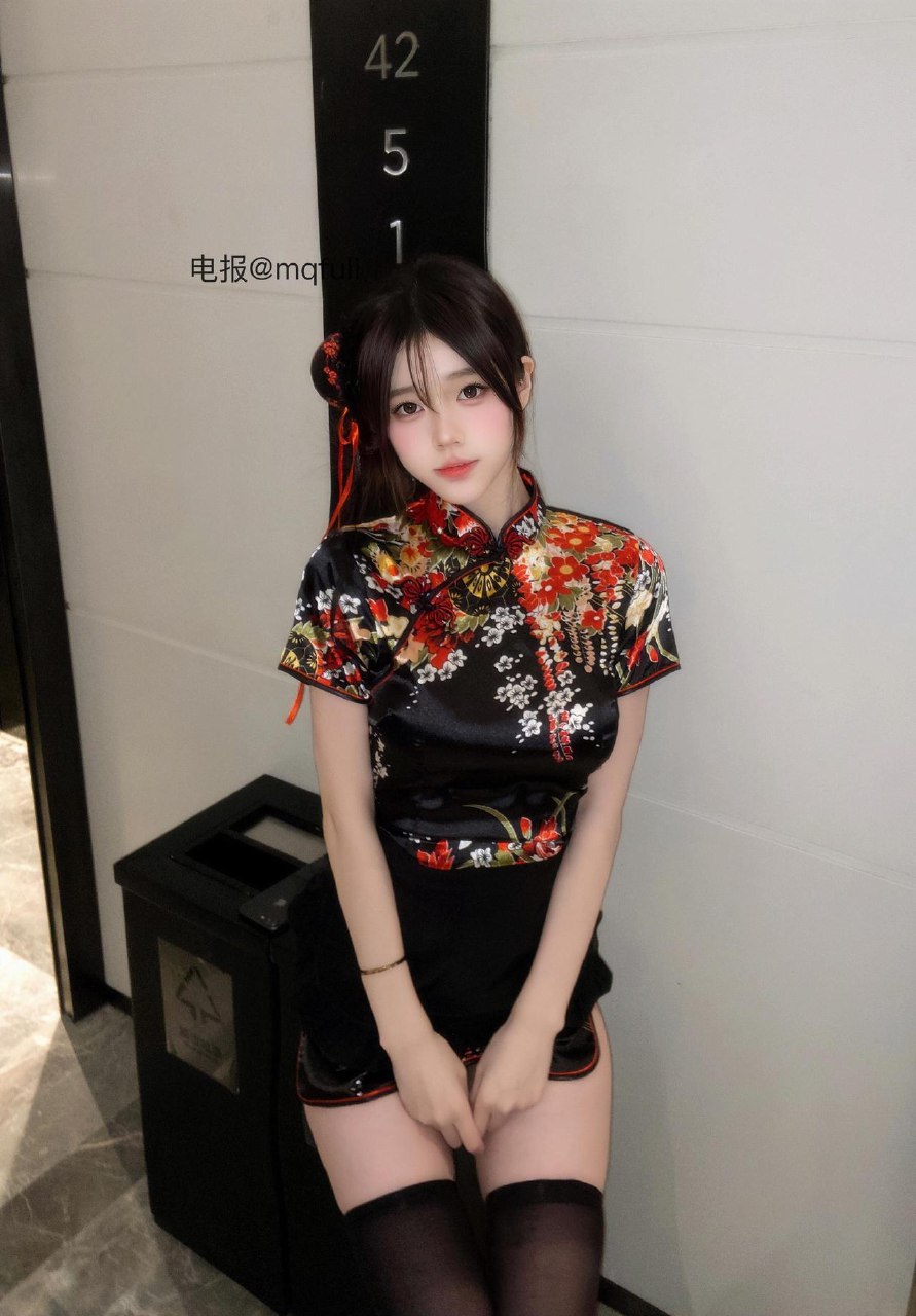 chiara 2025-07-24 16:08:50 火辣辣🔥的身材 第1张