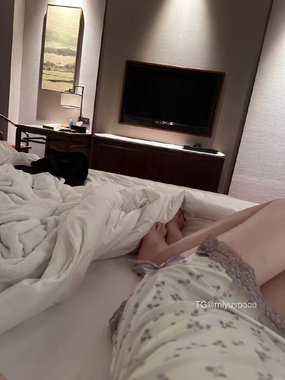 小m 2025-07-29 18:23:23 没什么看的，看腿吧 第7张