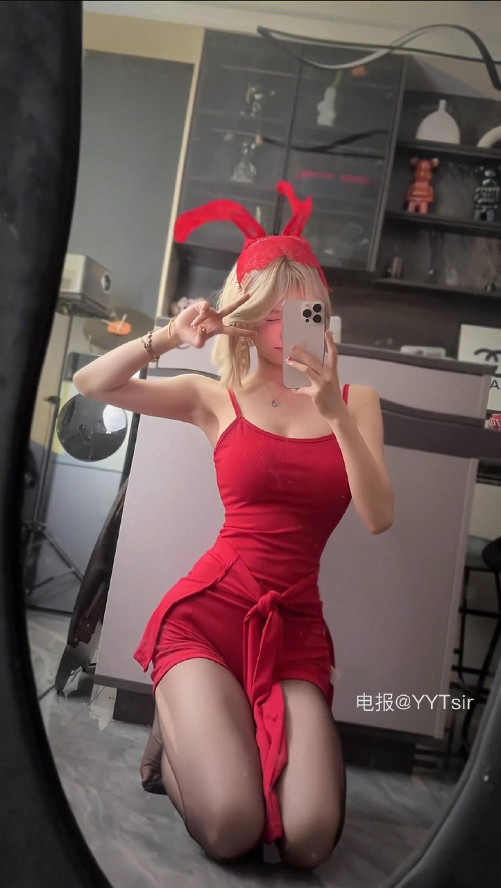 小宣先睡噜 2025-07-30 16:22:51 宝宝 今晚我穿这套好吗😘 第2张