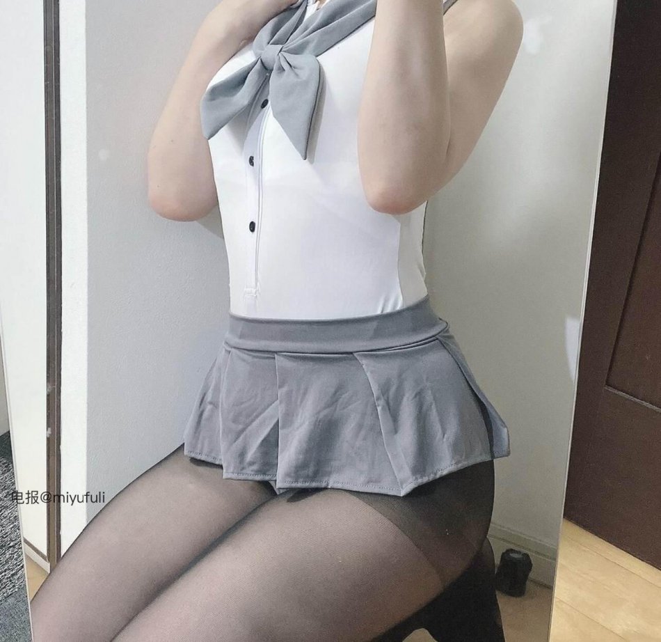 你的小奶猫 2025-07-01 13:14:01 穿高跟加美图秀秀能把我拉到170高