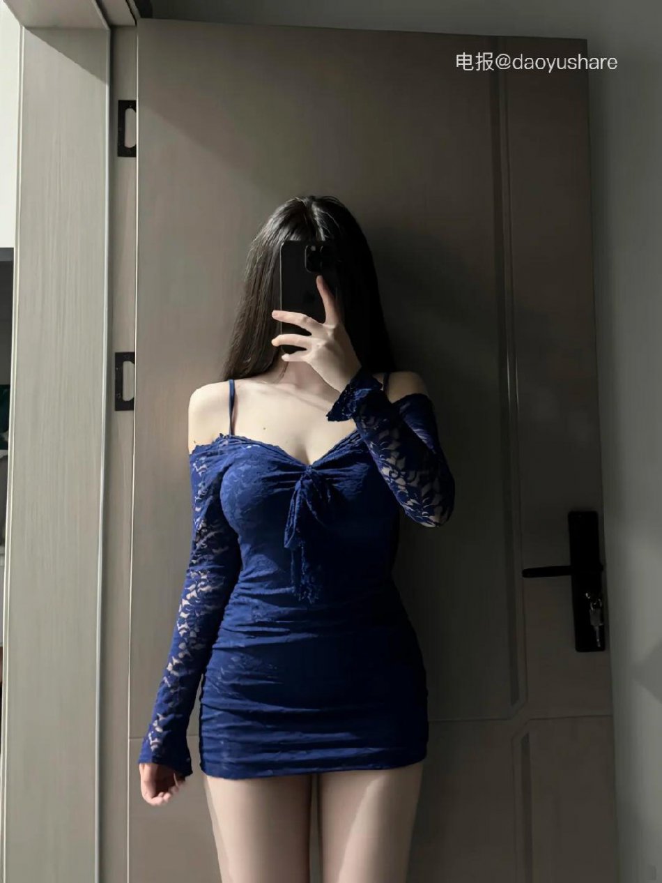 微醺小猫☊🐱 2025-07-30 22:00:18 要的就是蓝色裙子的感觉#御姐#看腿 微醺小猫 第8张