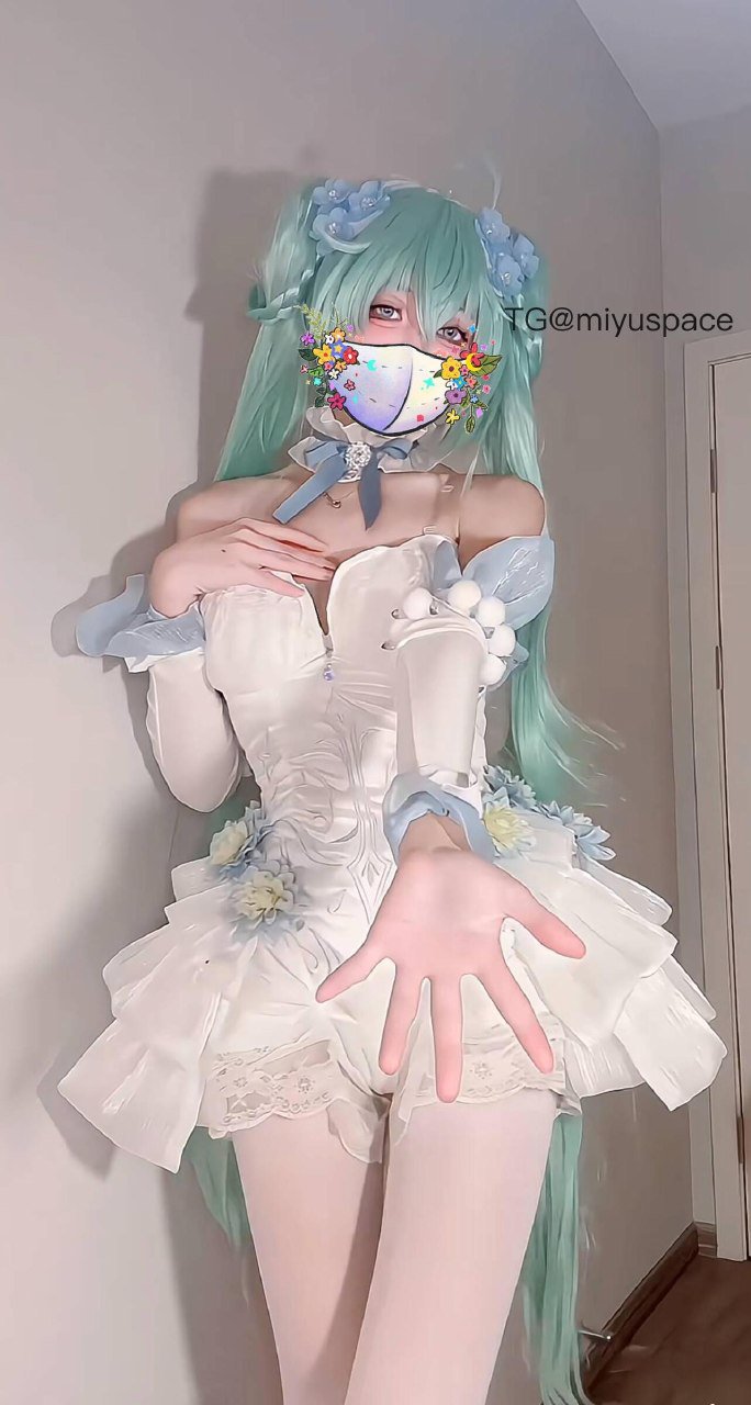 小妞妞💕 2025-07-17 07:23:06 软乎乎的小萌妹～尝一口吗 小妞妞 第3张