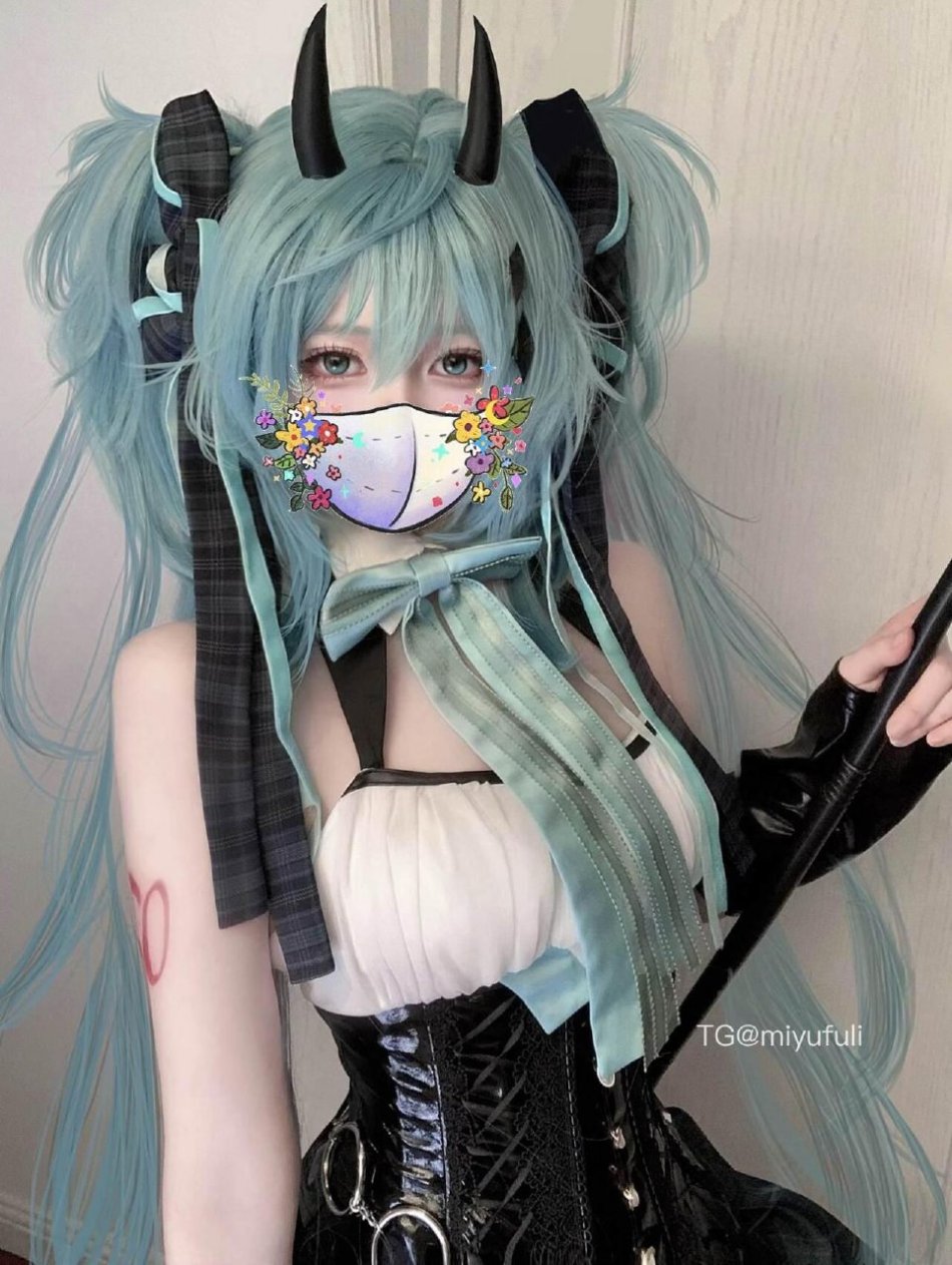 小妞妞💕 2025-07-17 07:23:06 软乎乎的小萌妹～尝一口吗 小妞妞 第1张