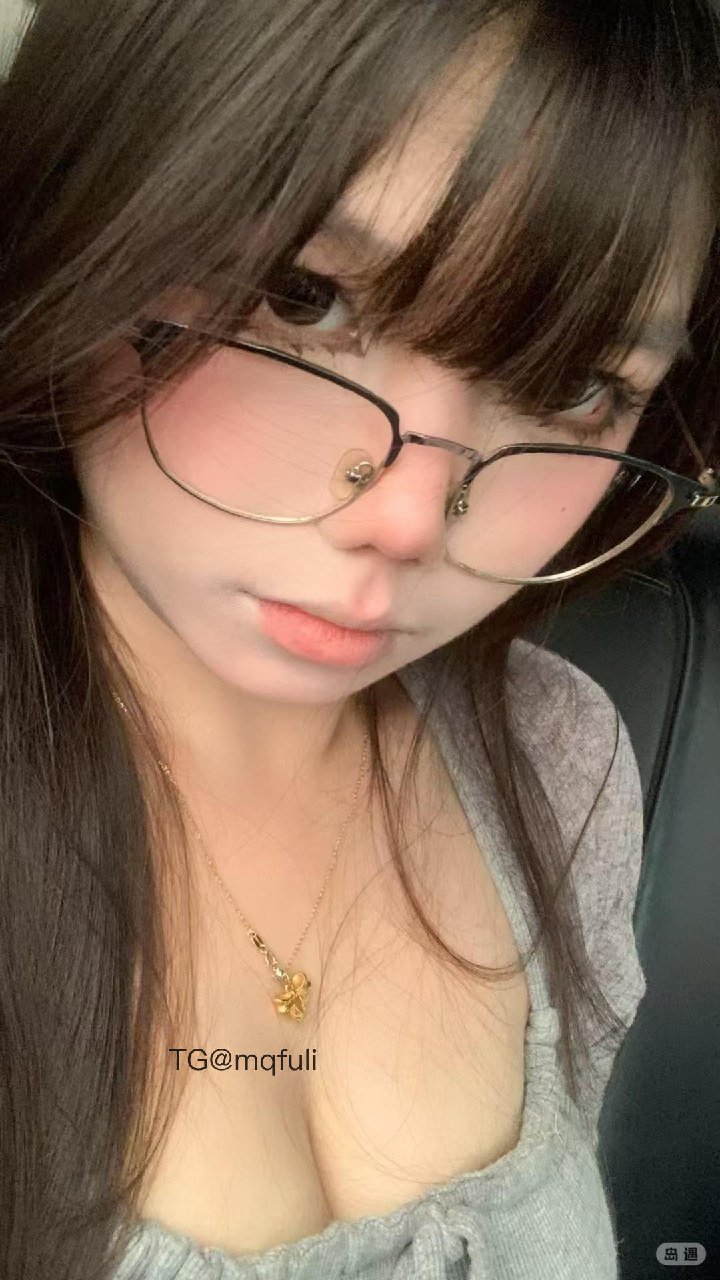 蛙蛙w 2025-07-27 10:37:38 要不要来我怀里躲躲啊