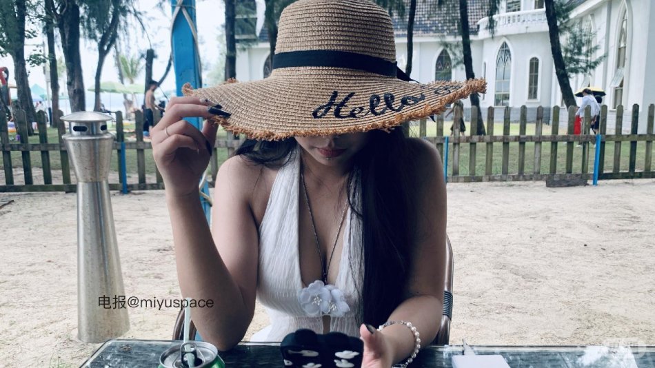 蛙蛙w 2025-07-27 10:37:38 要不要来我怀里躲躲啊