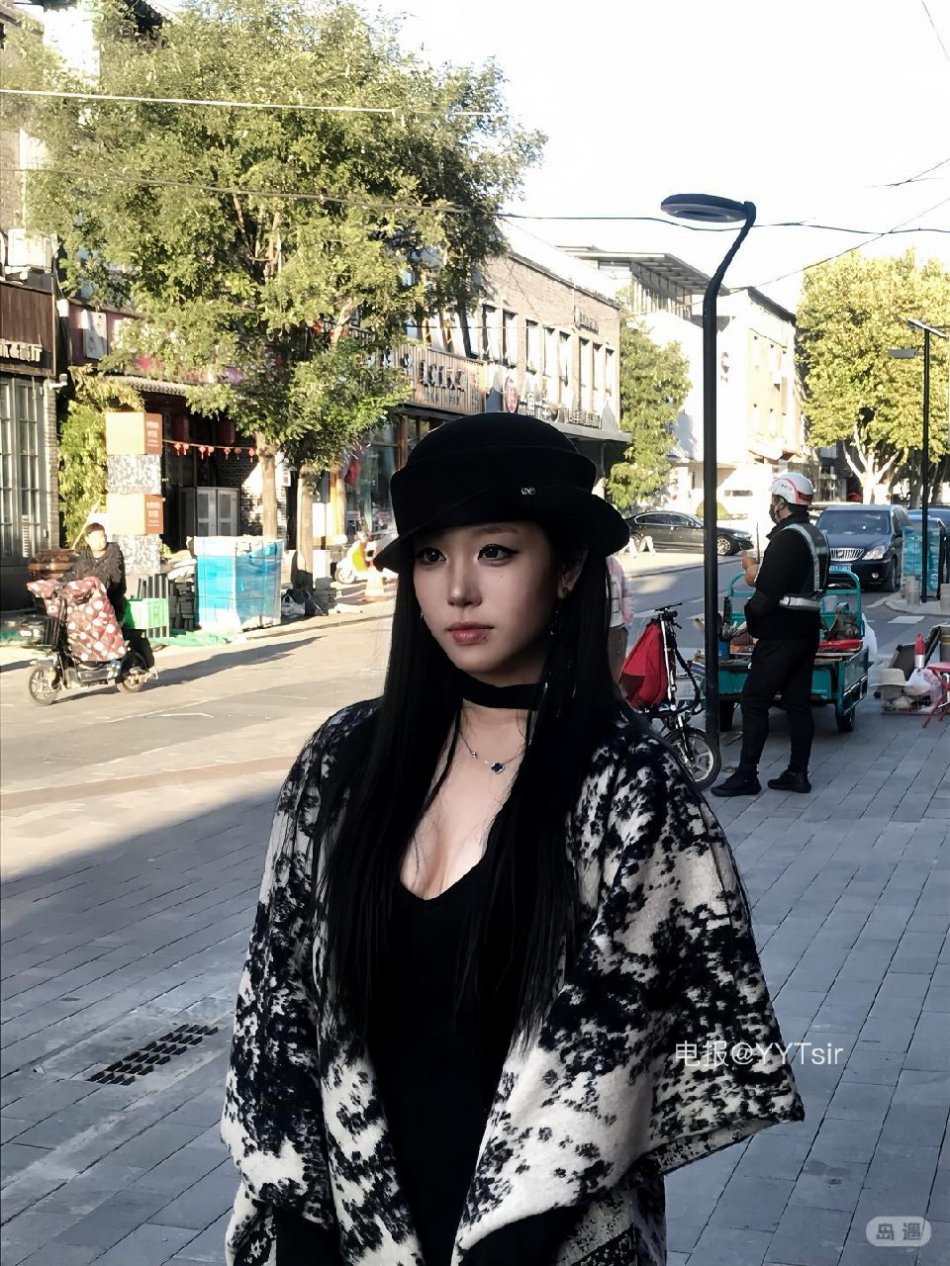 小女孩 2025-07-30 18:04:05 女总裁来啦嘿嘿