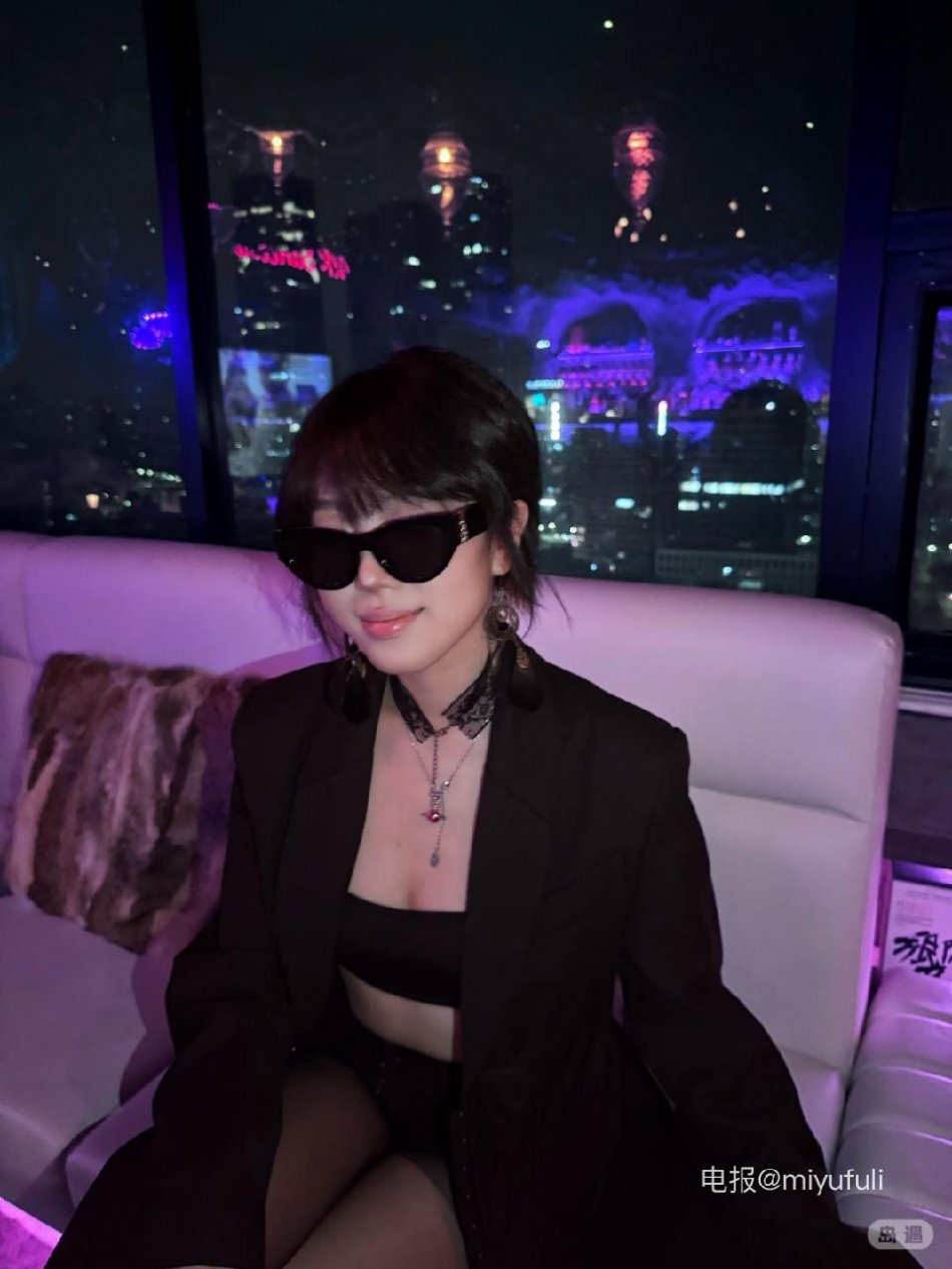 小女孩 2025-07-30 18:04:05 女总裁来啦嘿嘿