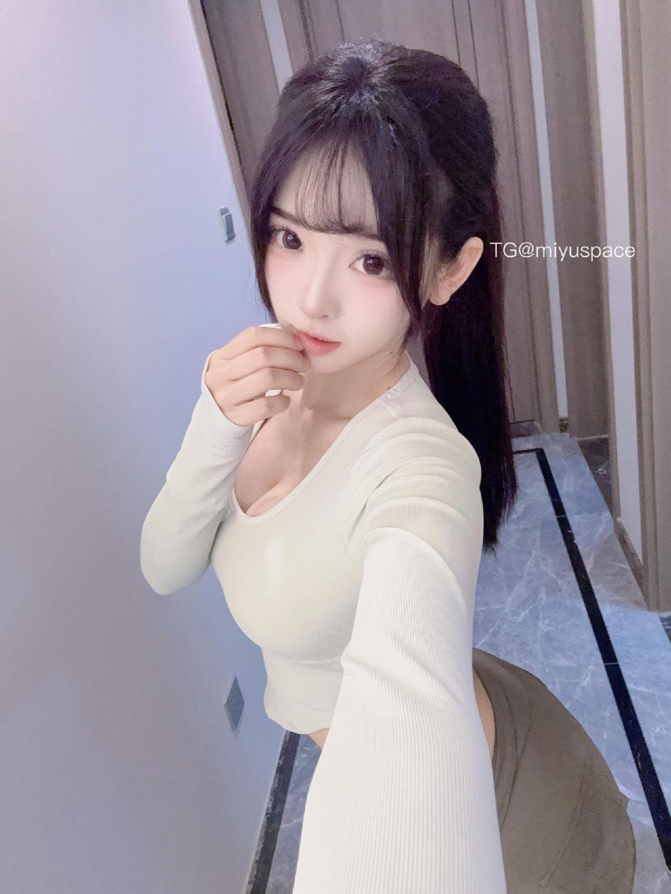 卿风 2025-08-01 00:43:19 我一点都不爱运动 除了在你身上 第1张