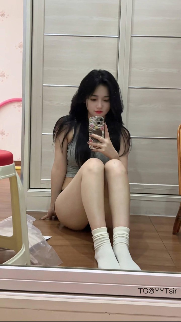 九斤明哥 2025-08-01 19:29:29 这么大的床一个人睡 烦死了😩 第5张