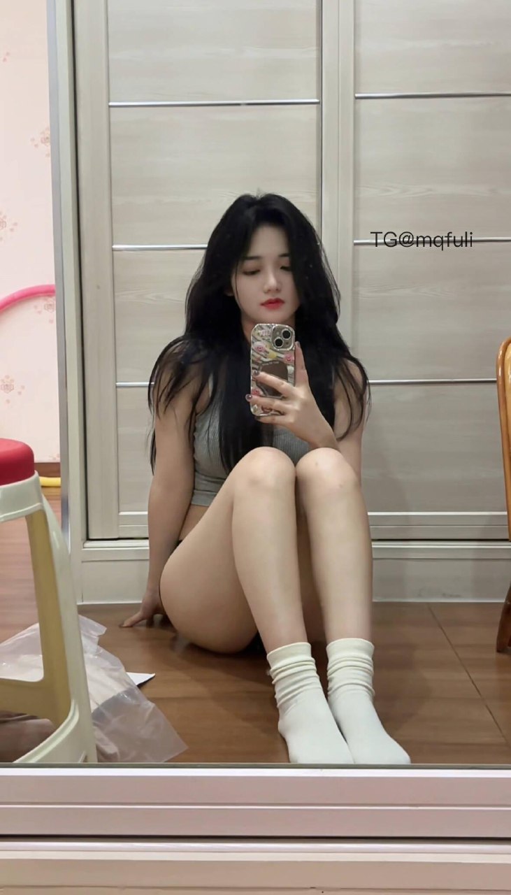 九斤明哥 2025-08-01 19:29:29 这么大的床一个人睡 烦死了😩 第4张