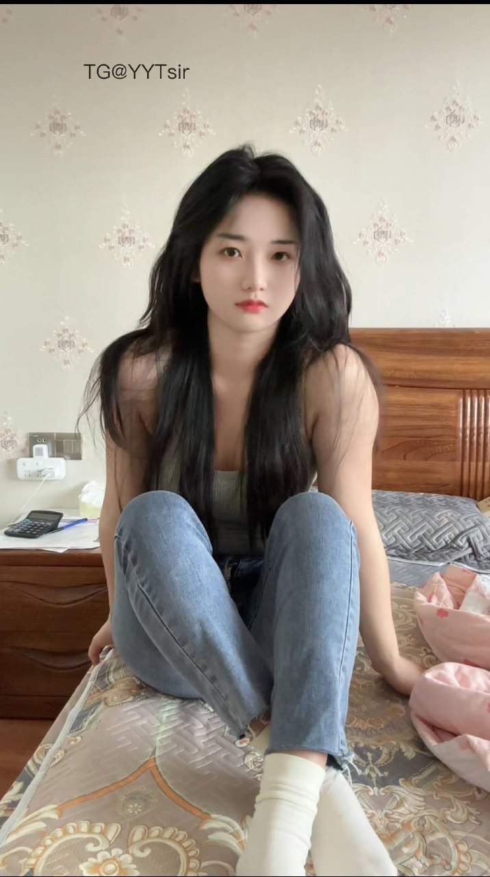 九斤明哥 2025-08-01 19:29:29 这么大的床一个人睡 烦死了😩 第18张