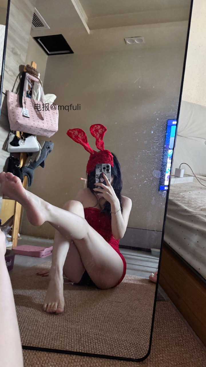 雪顶 2025-08-01 22:45:45 (嘉宾贴)红色战袍 照片 第2张