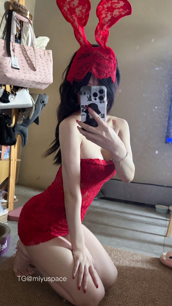 雪顶 2025-08-01 22:45:45 (嘉宾贴)红色战袍 照片 第1张