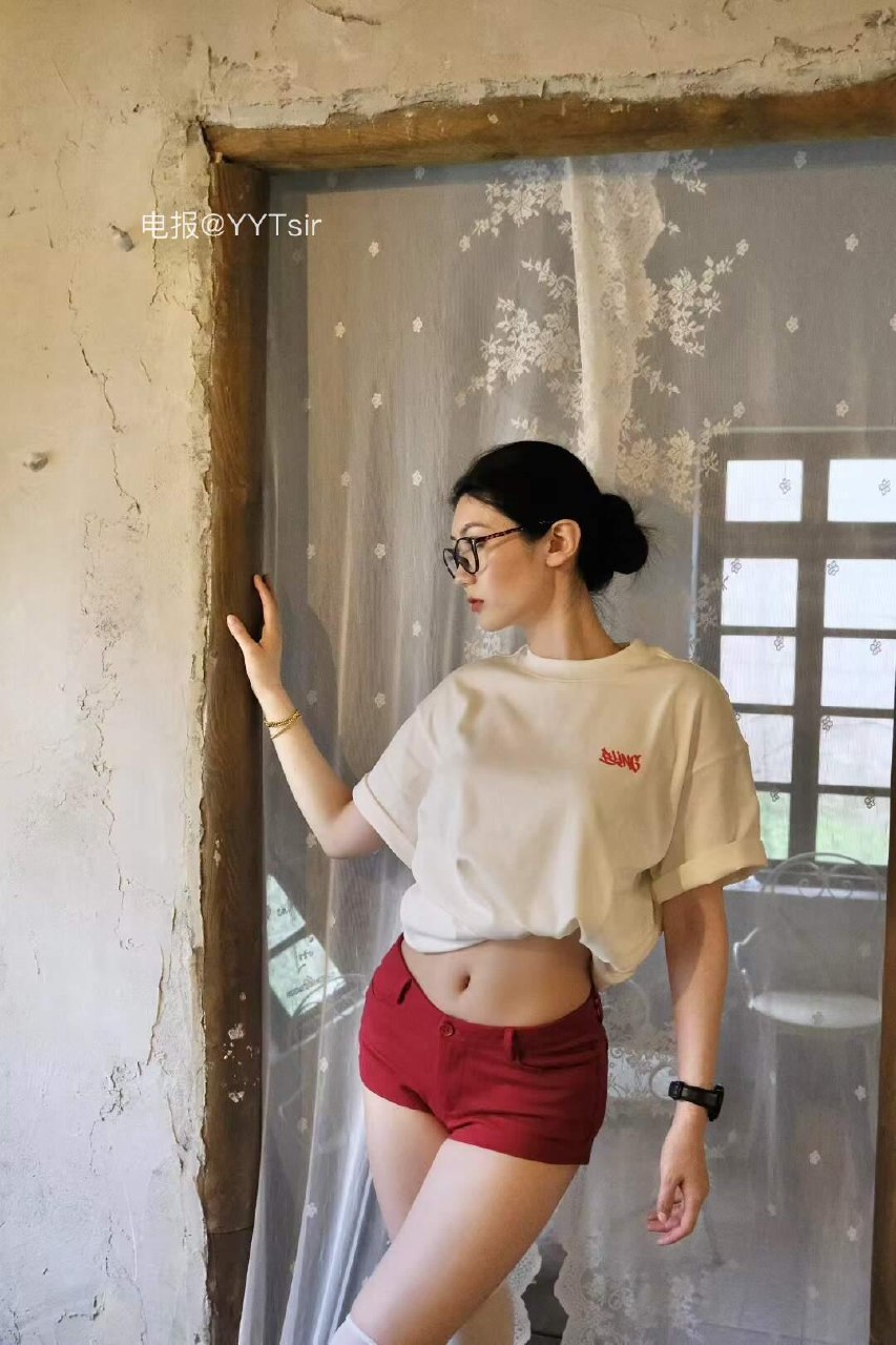 彭程程 2025-08-05 10:46:02 今夜我不关心人类，我只想你 第2张