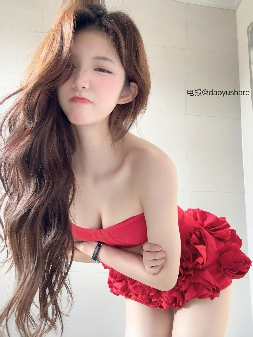 小霞佩奇 2025-08-06 17:12:09 😶‍🌫️果然红色的更性感 宝宝们觉得呢？ 第2张