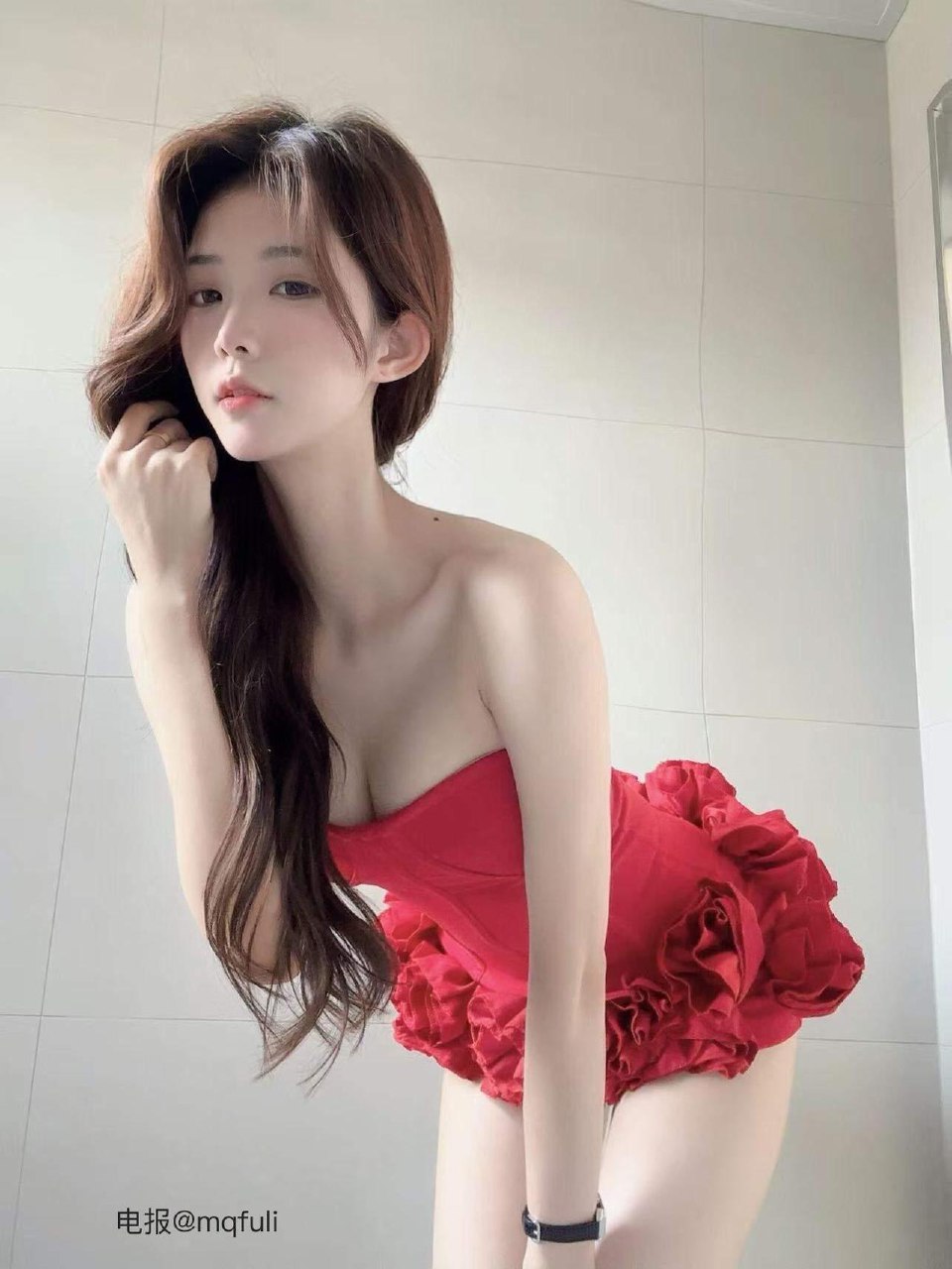 小霞佩奇 2025-08-06 17:12:09 😶‍🌫️果然红色的更性感 宝宝们觉得呢？ 第4张