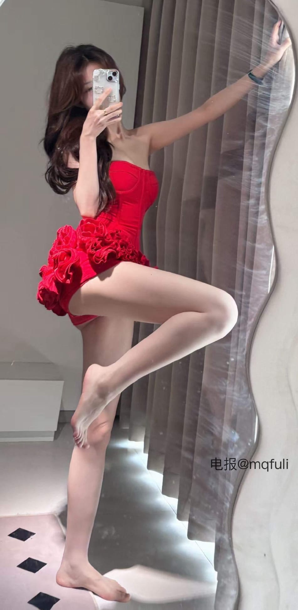 小霞佩奇 2025-08-08 16:42:30 谁说的红色都是绝绝子呀👻 第4张