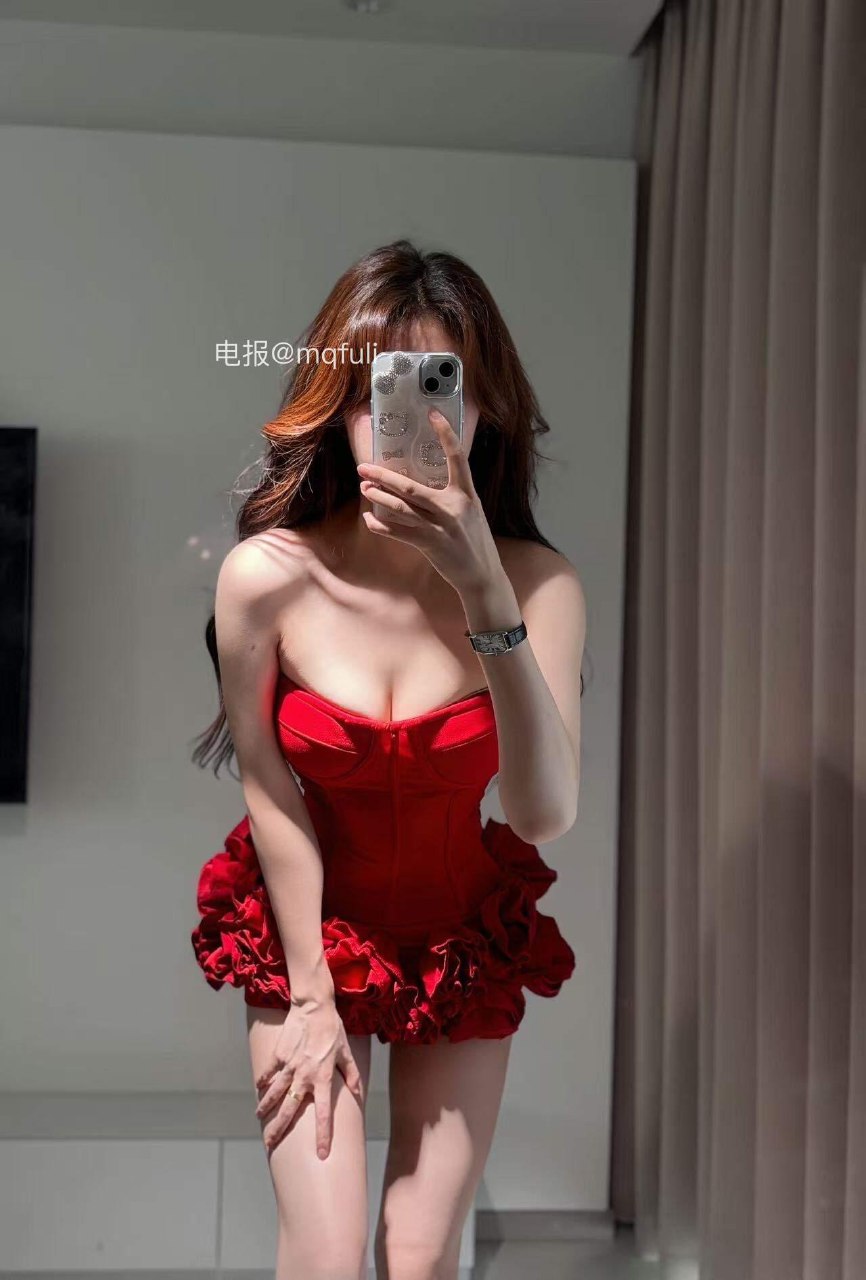 小霞佩奇 2025-08-08 16:42:30 谁说的红色都是绝绝子呀👻 第3张