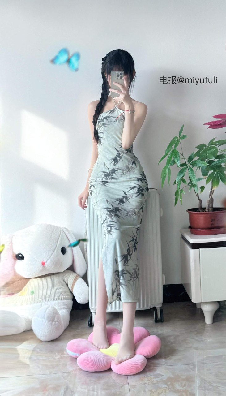 锦鲤 2025-08-08 16:38:08 #旗袍 第4张