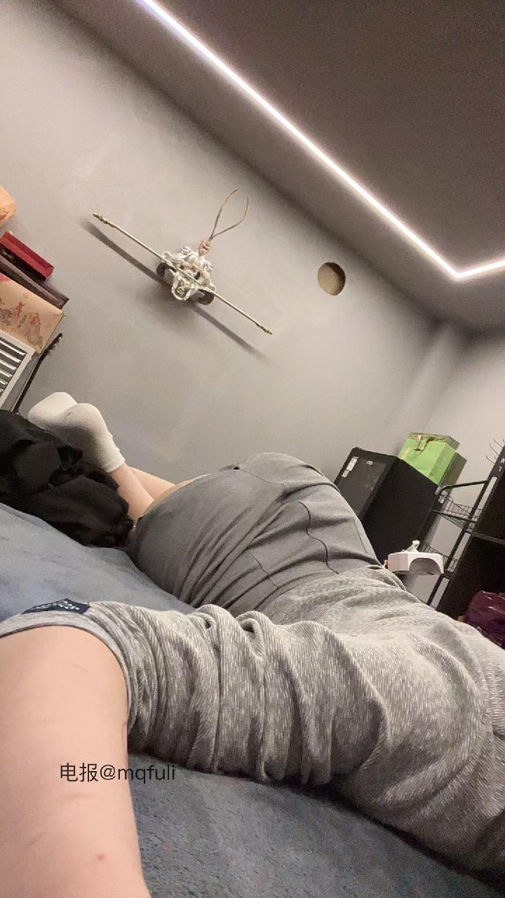 吞吞 2025-08-11 12:20:44 白嫩玉腿.不同视角.双倍快乐 第7张