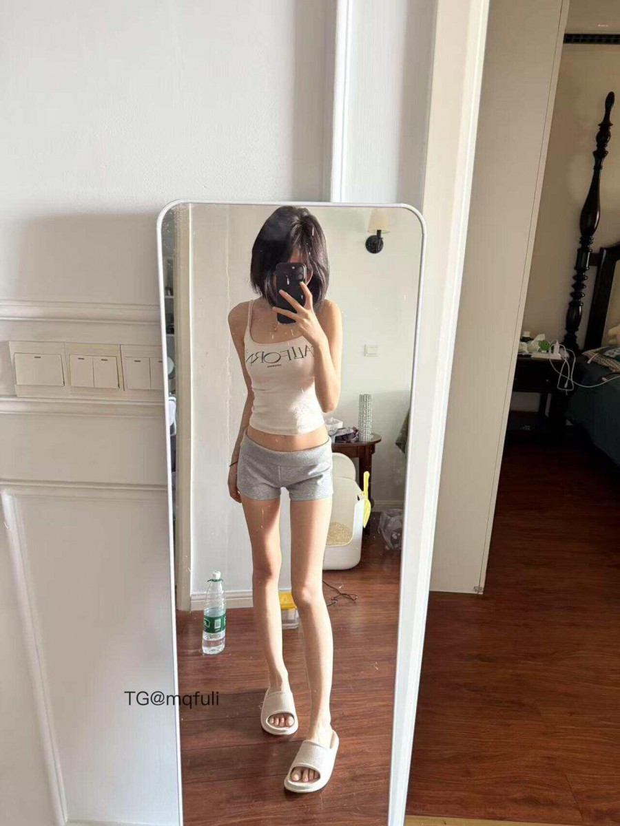 月饼 2025-08-15 01:17:43 晚上好呀宝宝们想我了没 第2张