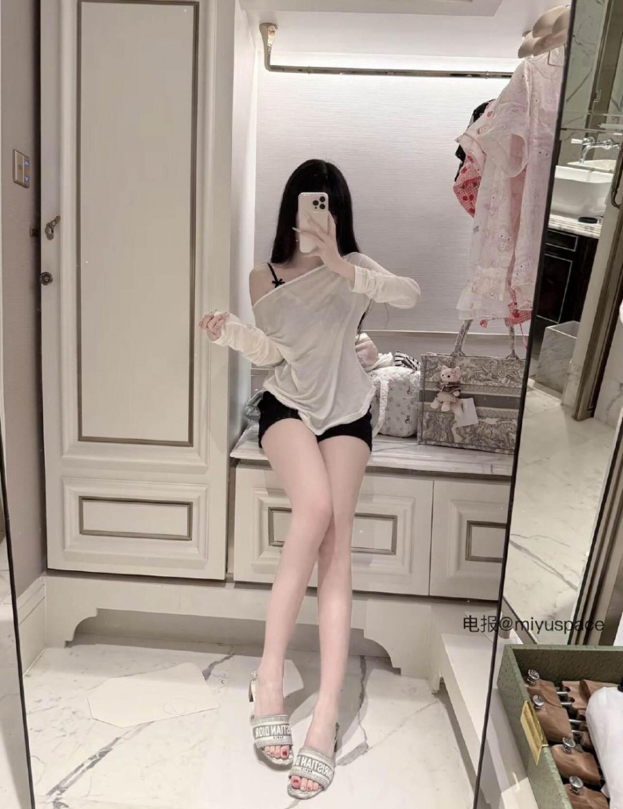 小酱粒 2025-08-16 06:55:57 优雅又甜美的小裙子被我找到啦 第2张