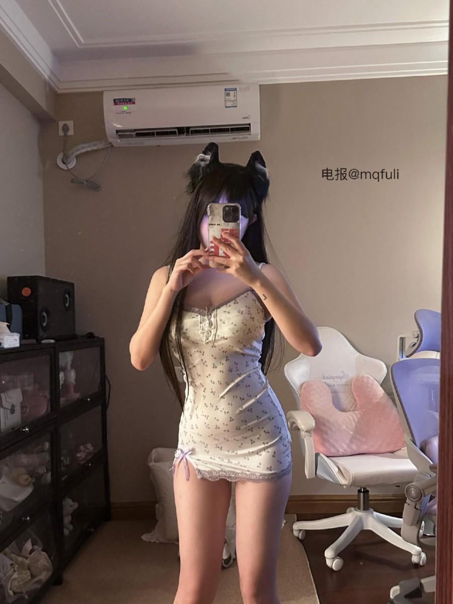 张洛洛 2025-08-15 15:38:24 今天是三好女人 好饿 好困 好想你 第2张