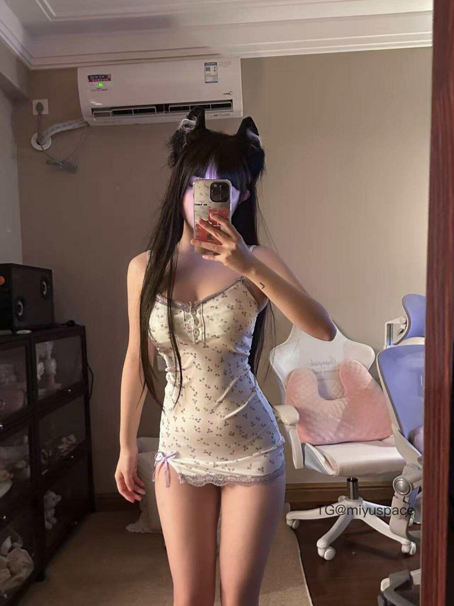 张洛洛 2025-08-15 15:38:24 今天是三好女人 好饿 好困 好想你 第1张