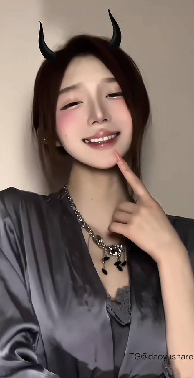 欲野小姐 2025-08-19 19:00:02 这身穿搭宝宝喜欢吗 第3张