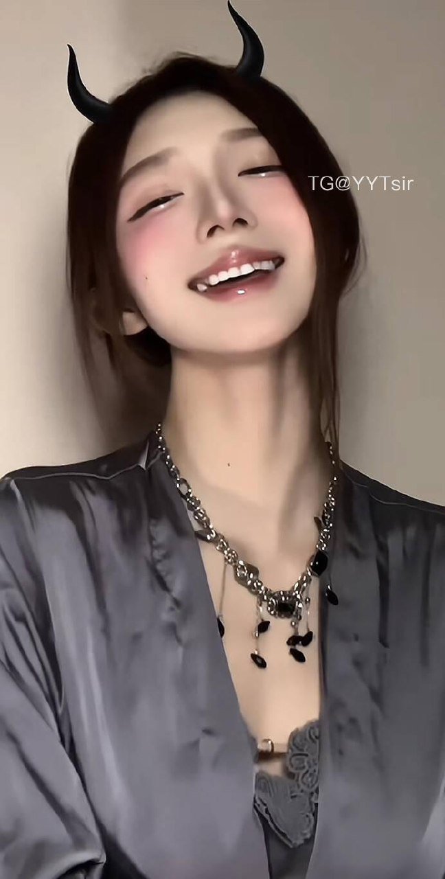 欲野小姐 2025-08-19 19:00:02 这身穿搭宝宝喜欢吗 第4张