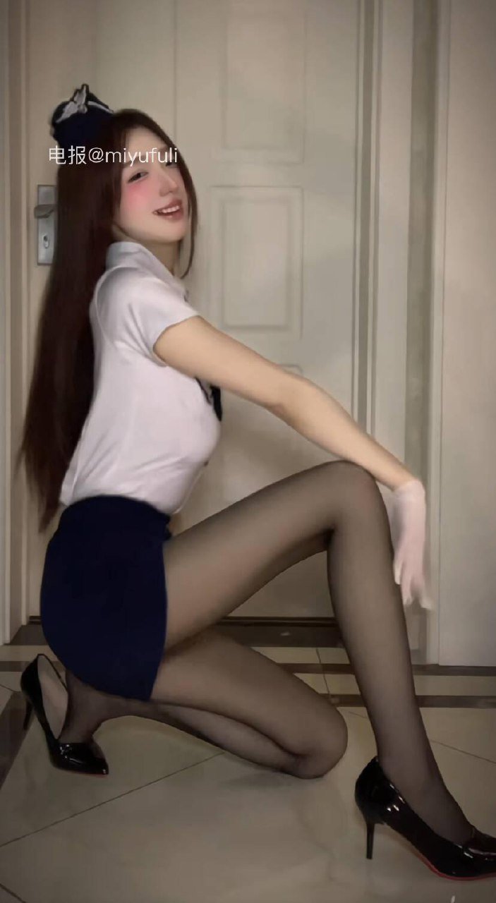 欲野小姐 2025-08-19 19:00:02 这身穿搭宝宝喜欢吗 第12张