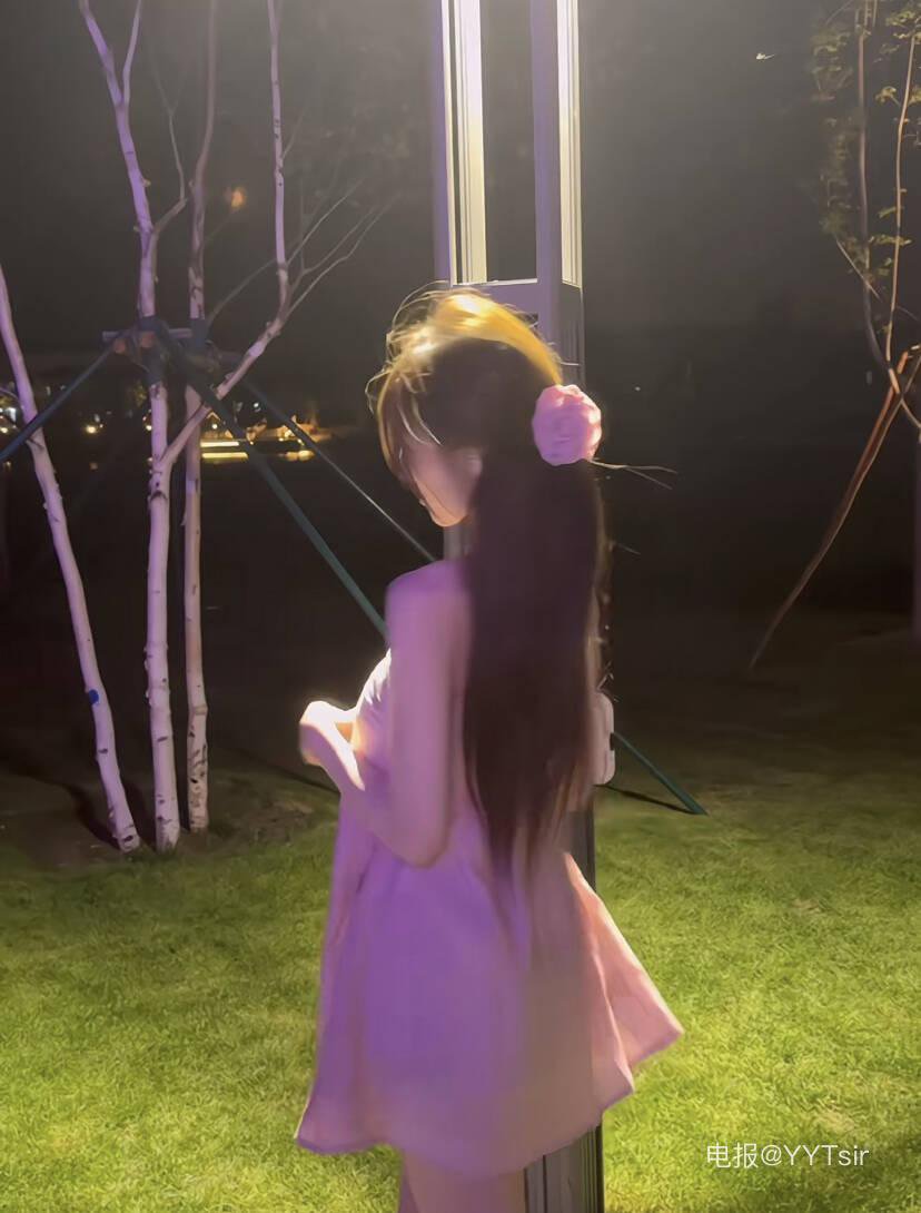 欲野小姐 2025-08-19 20:00:05 照片合集65p 第9张